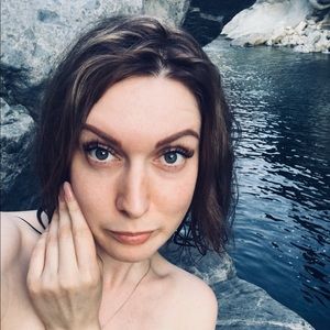 Meet your Posher, Cynthia